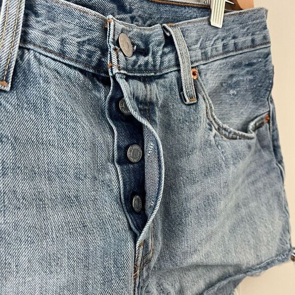 Levi’s 501 Distressed Light Wash Denim Jean Shorts | Size 29 - Picture 5 of 8